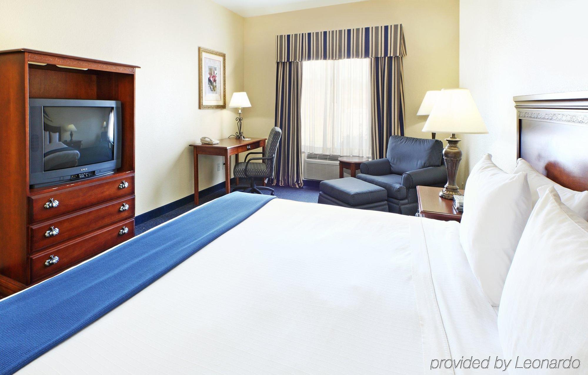 Holiday Inn Express Hotels & Suites Mountain Home By Ihg Room photo