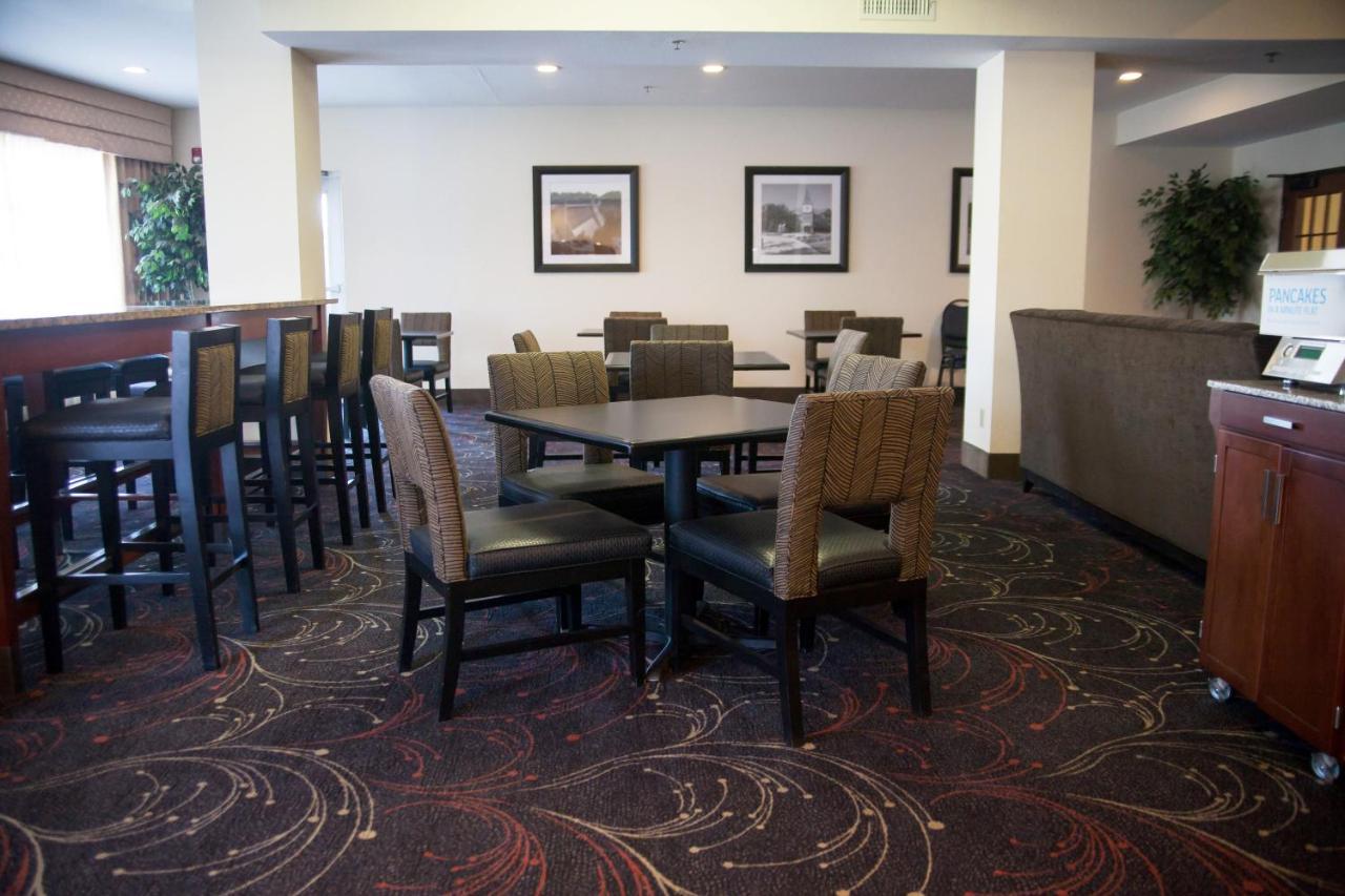 Holiday Inn Express Hotels & Suites Mountain Home By Ihg Exterior photo